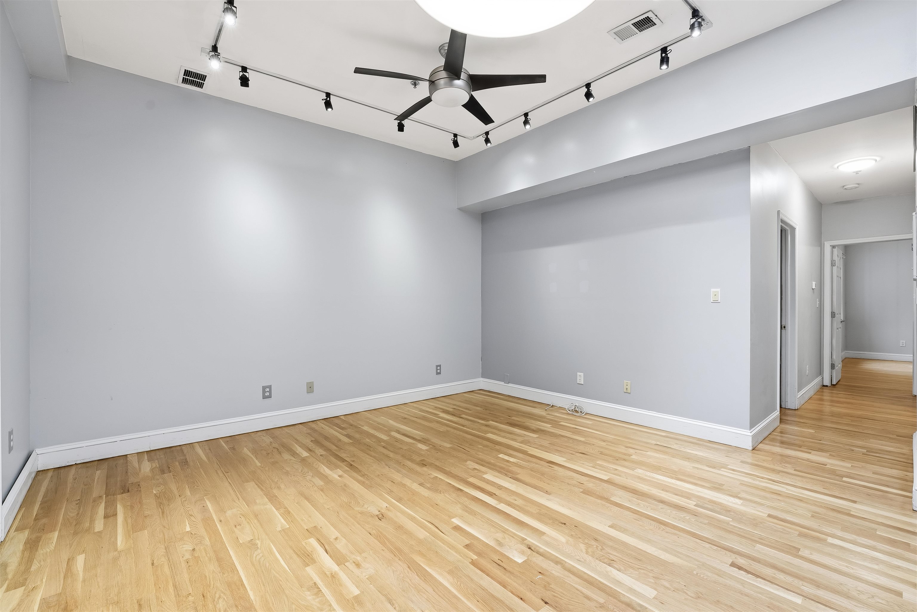 519 MONROE ST Unit: 1B