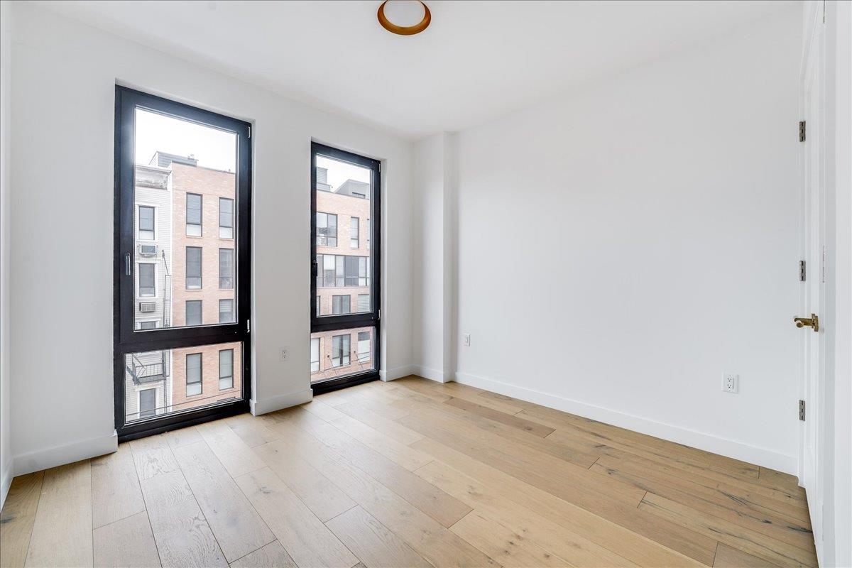 418 MONROE ST Unit: 201