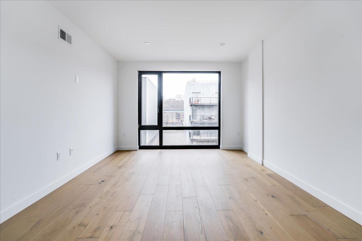 418 MONROE ST Unit: 201