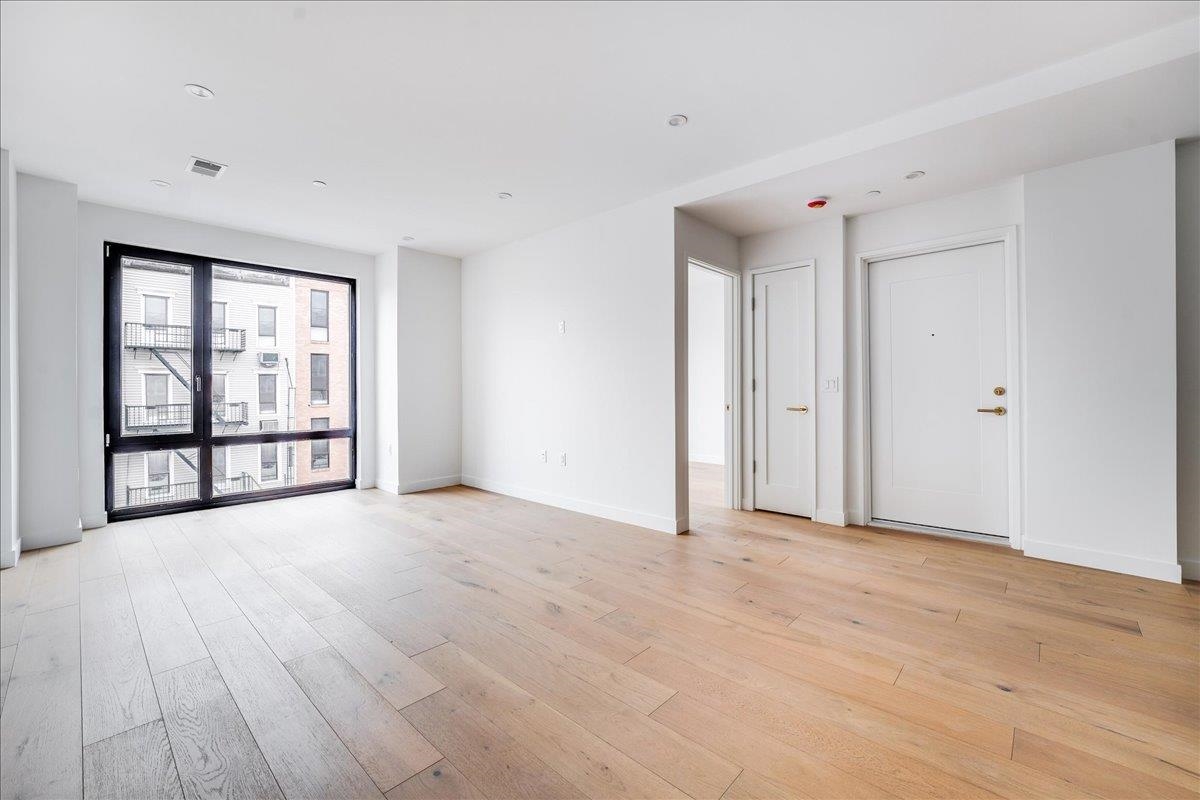 418 MONROE ST Unit: 201