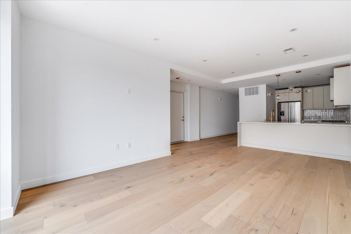 418 MONROE ST Unit: 201