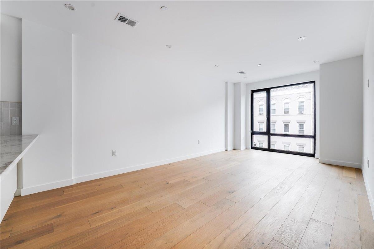 418 MONROE ST Unit: 201