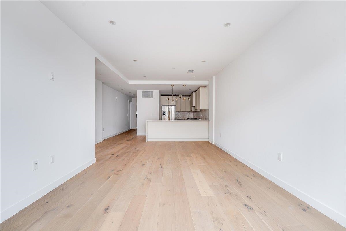 418 MONROE ST Unit: 201