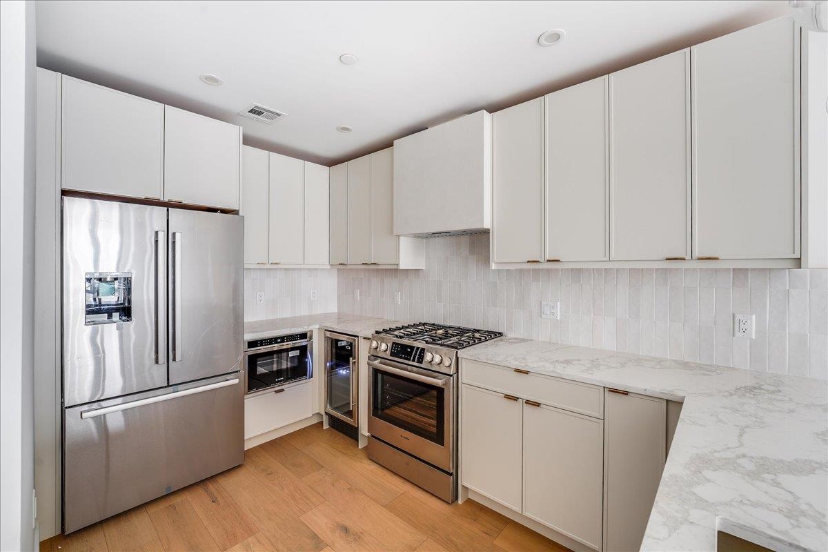 418 MONROE ST Unit: 201
