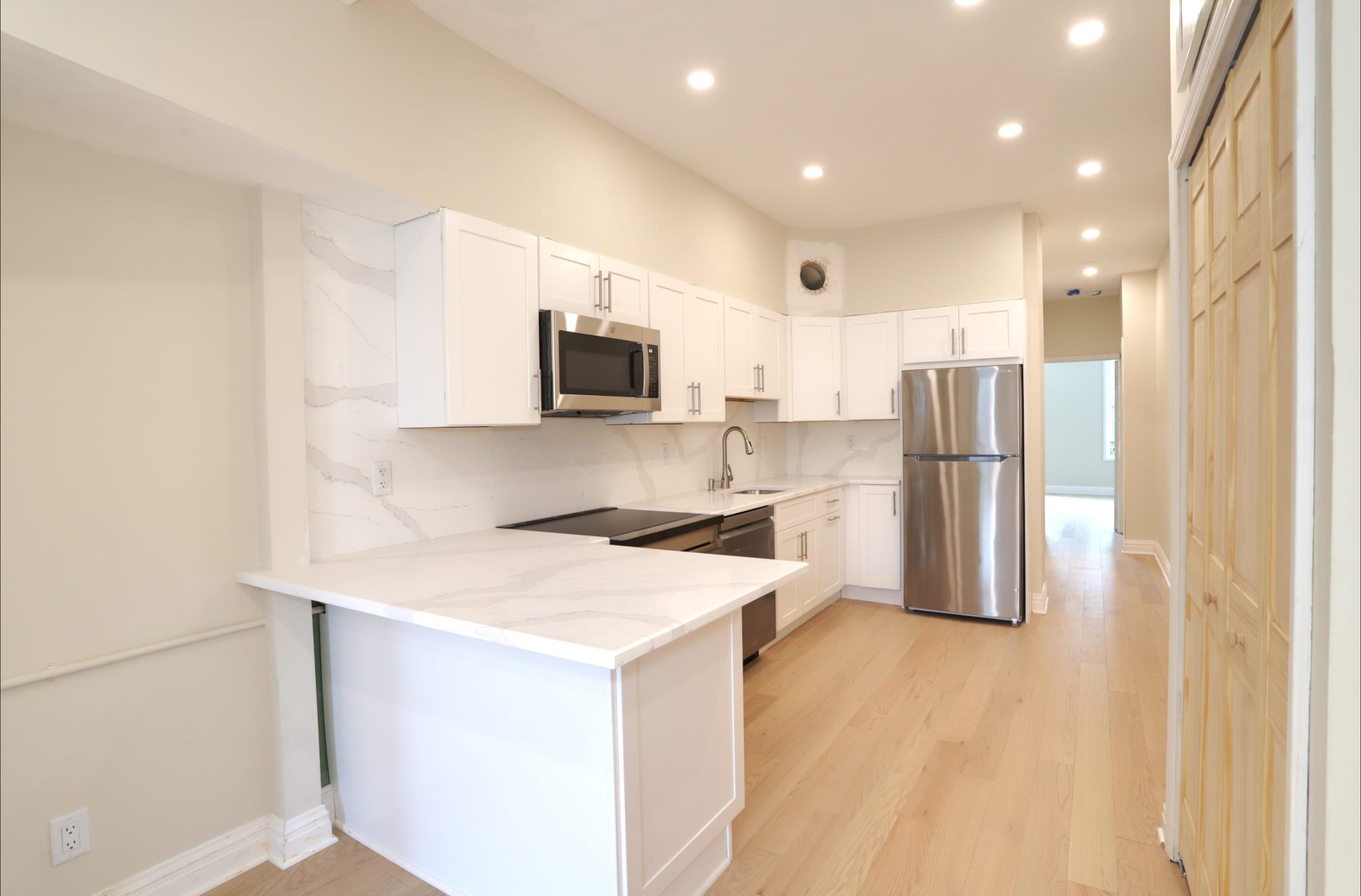 931 PARK AVE Unit: 3R