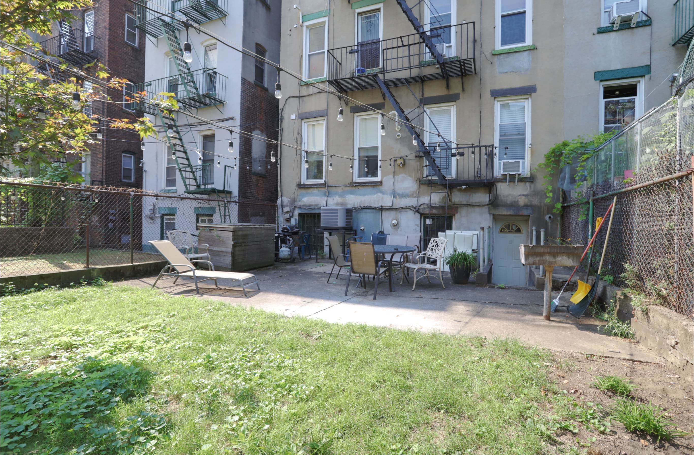 931 PARK AVE Unit: 3R