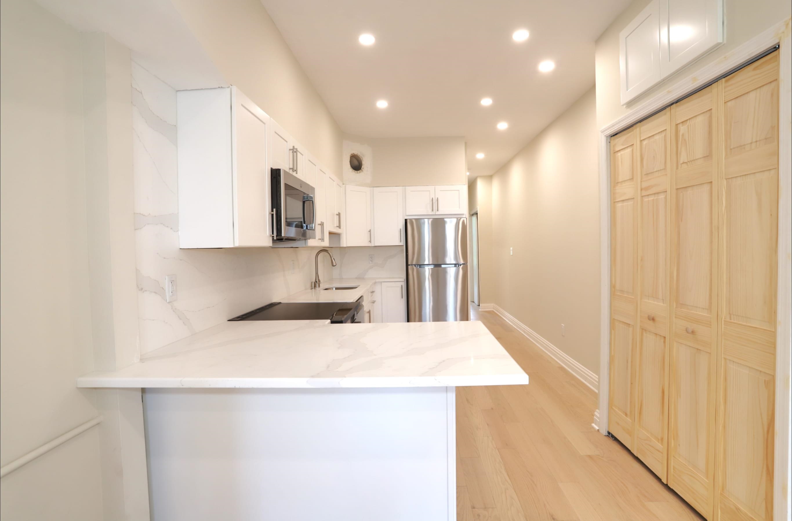 931 PARK AVE Unit: 3R