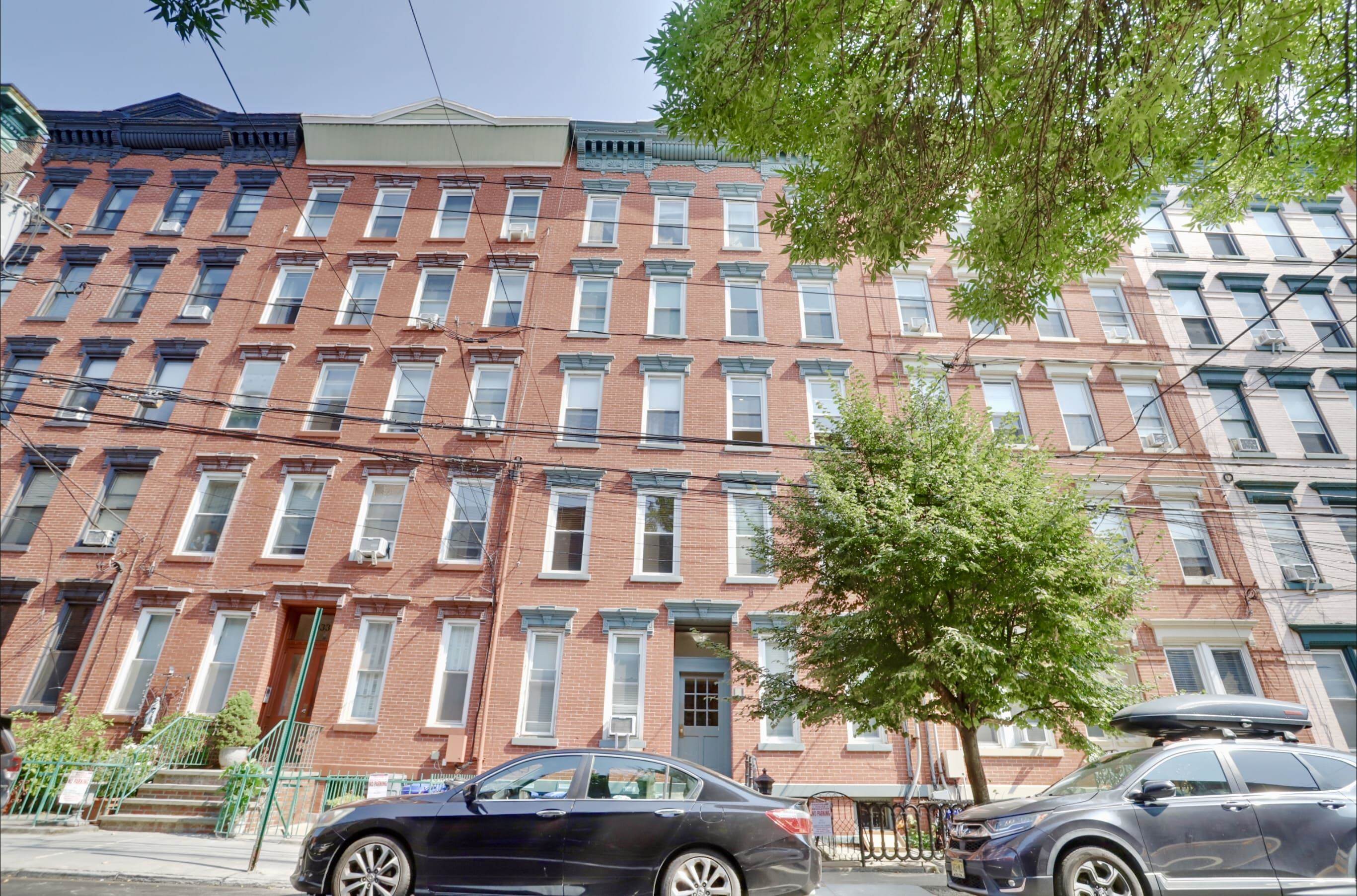 931 PARK AVE Unit: 3R