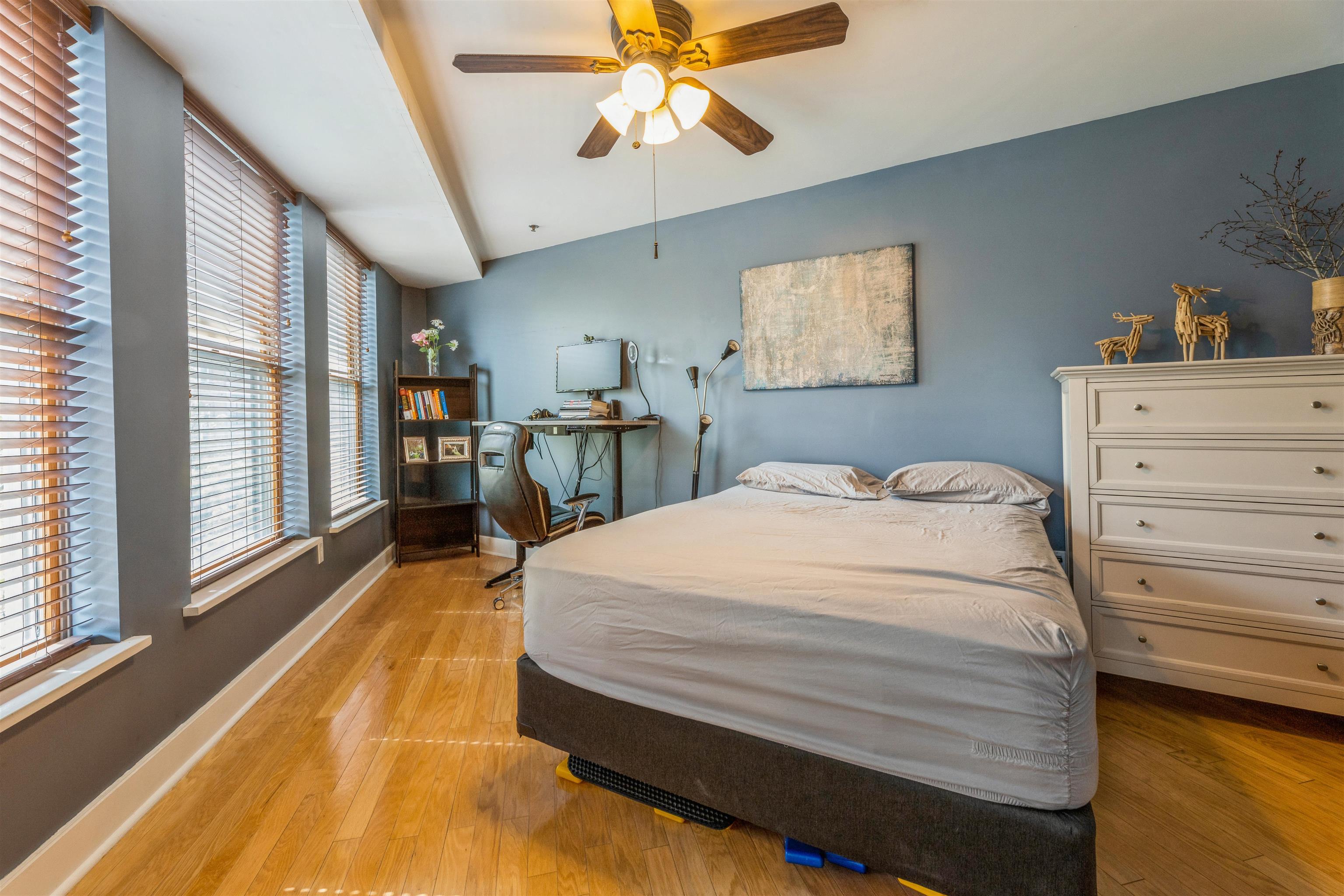 1100 CLINTON ST Unit: 301