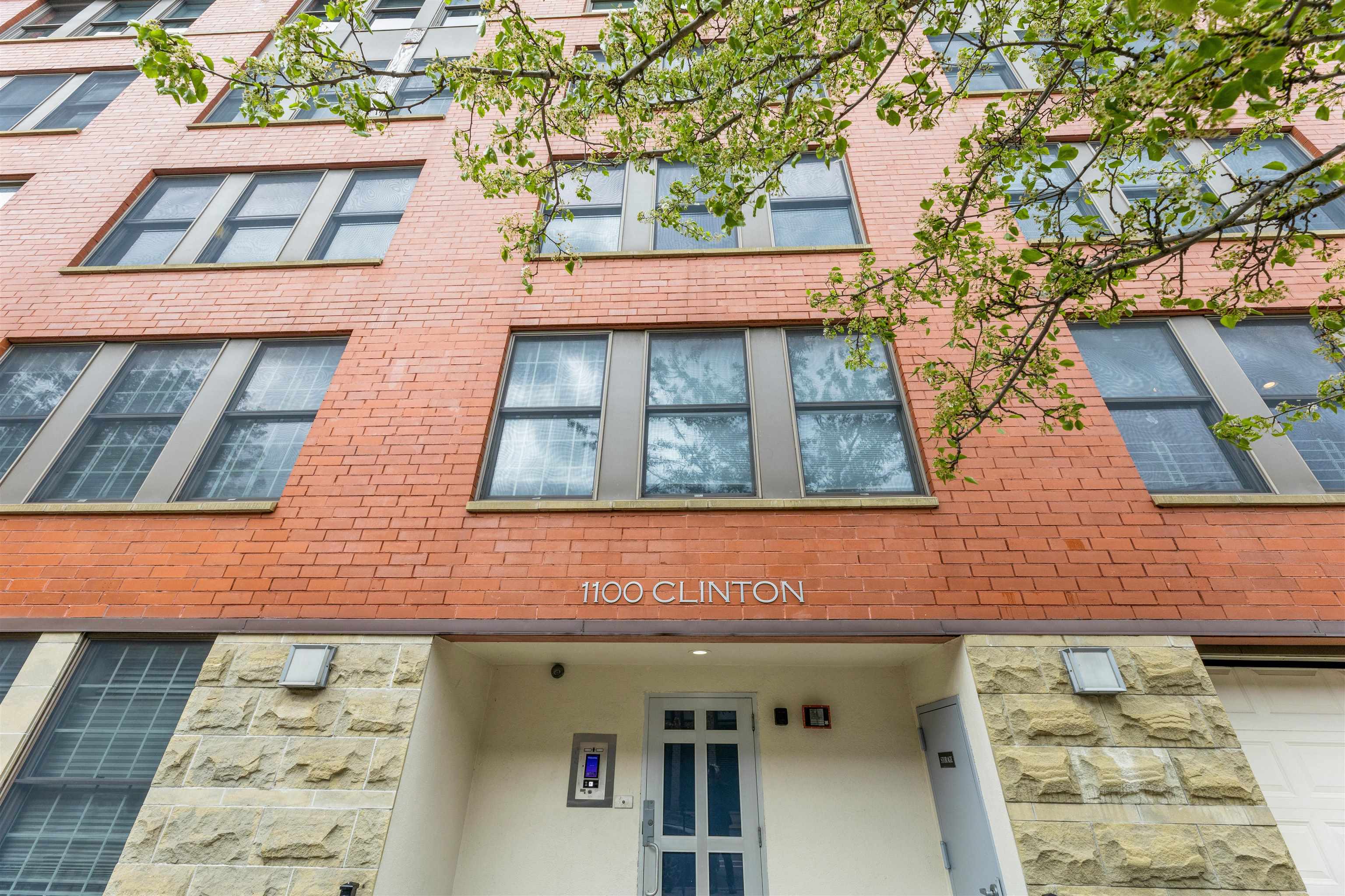 1100 CLINTON ST Unit: 301