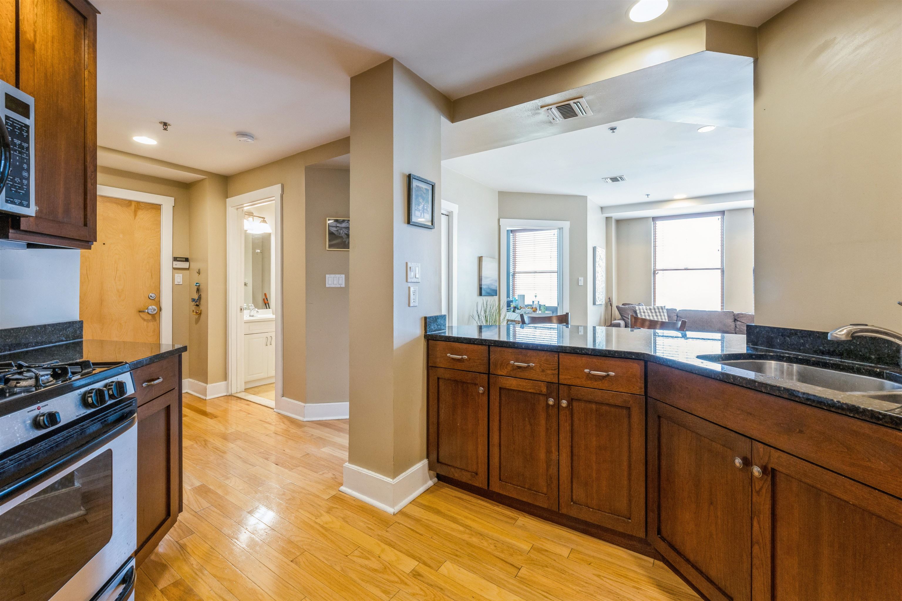 1100 CLINTON ST Unit: 301