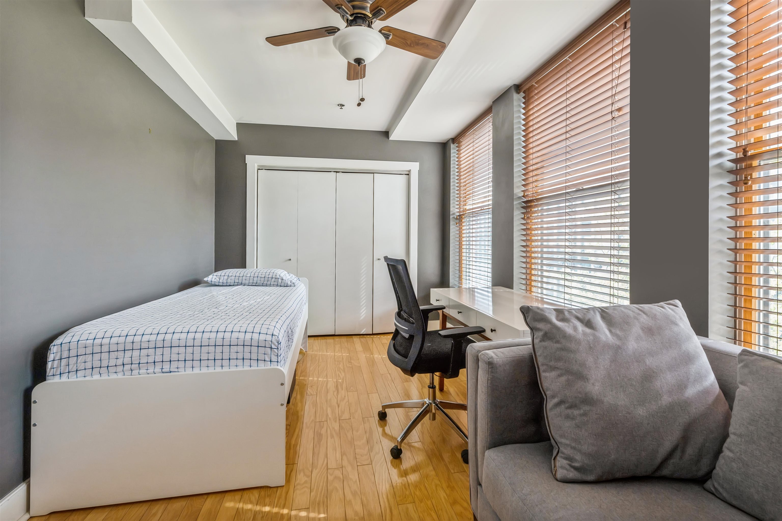 1100 CLINTON ST Unit: 301