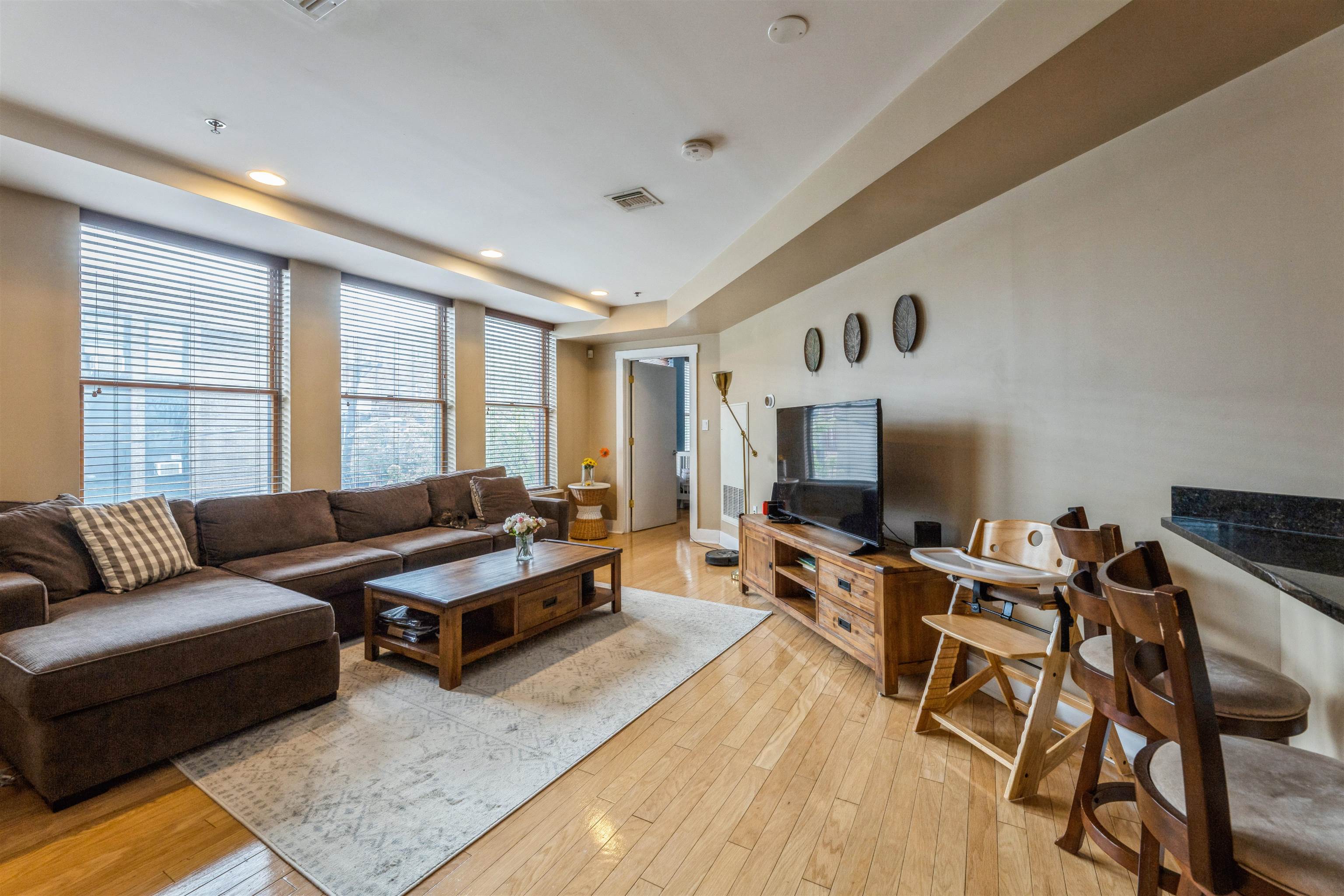 1100 CLINTON ST Unit: 301