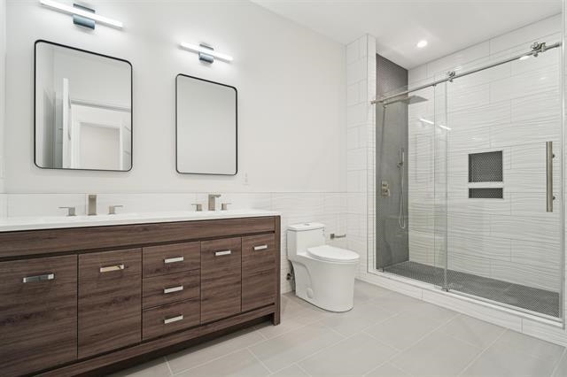 435 CENTRAL AVE Unit: 2