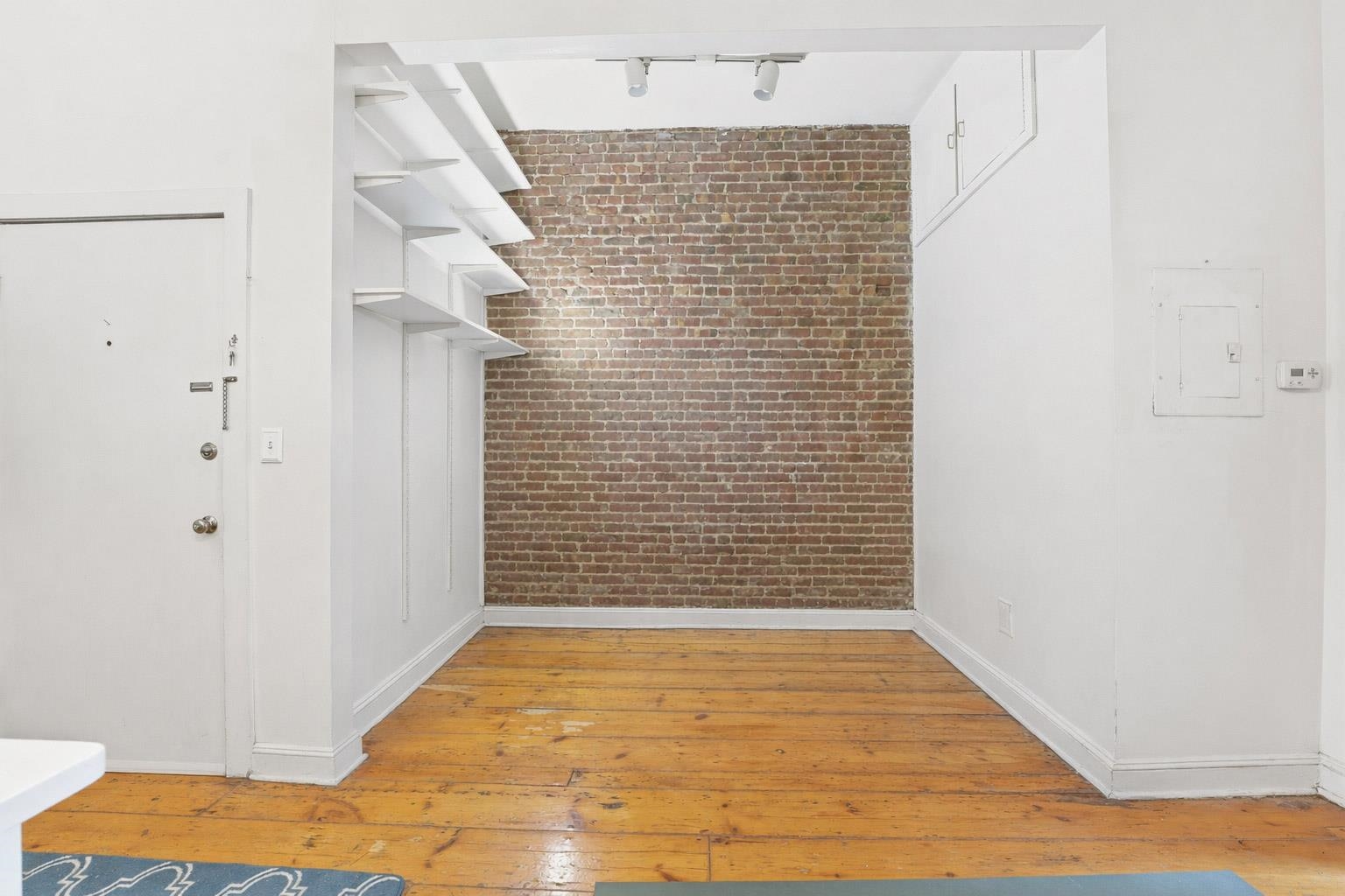135 PARK AVE Unit: 2
