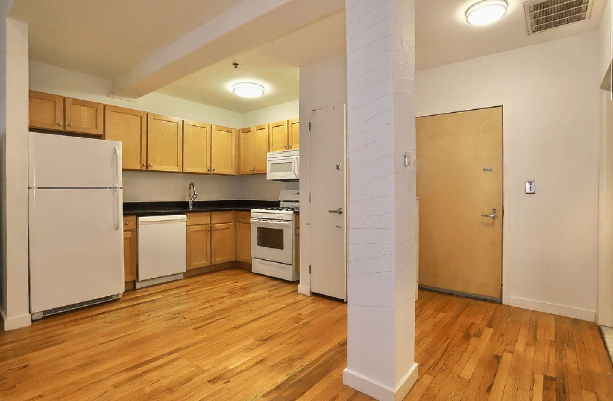 1034 CLINTON ST Unit: 209