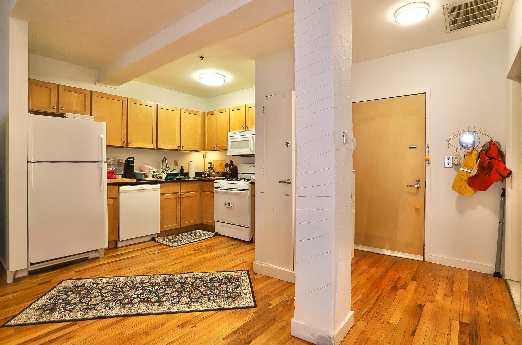 1034 CLINTON ST Unit: 209