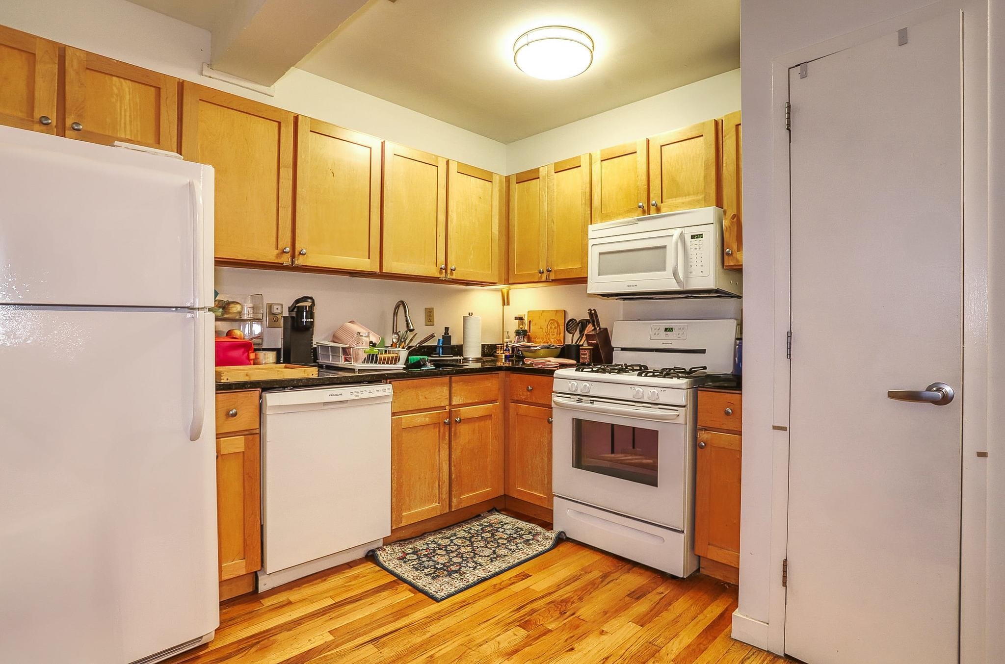 1034 CLINTON ST Unit: 209