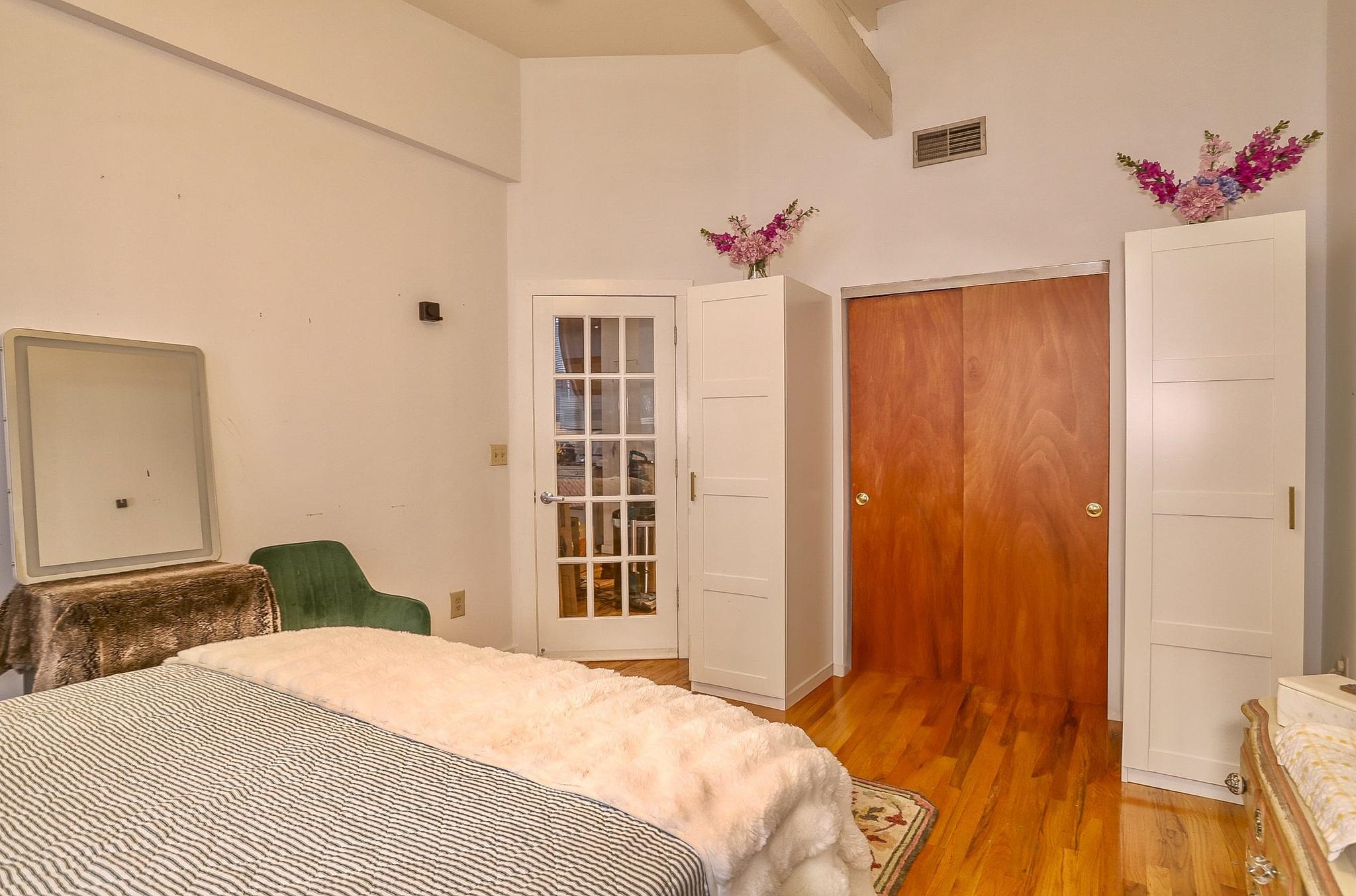 1034 CLINTON ST Unit: 209