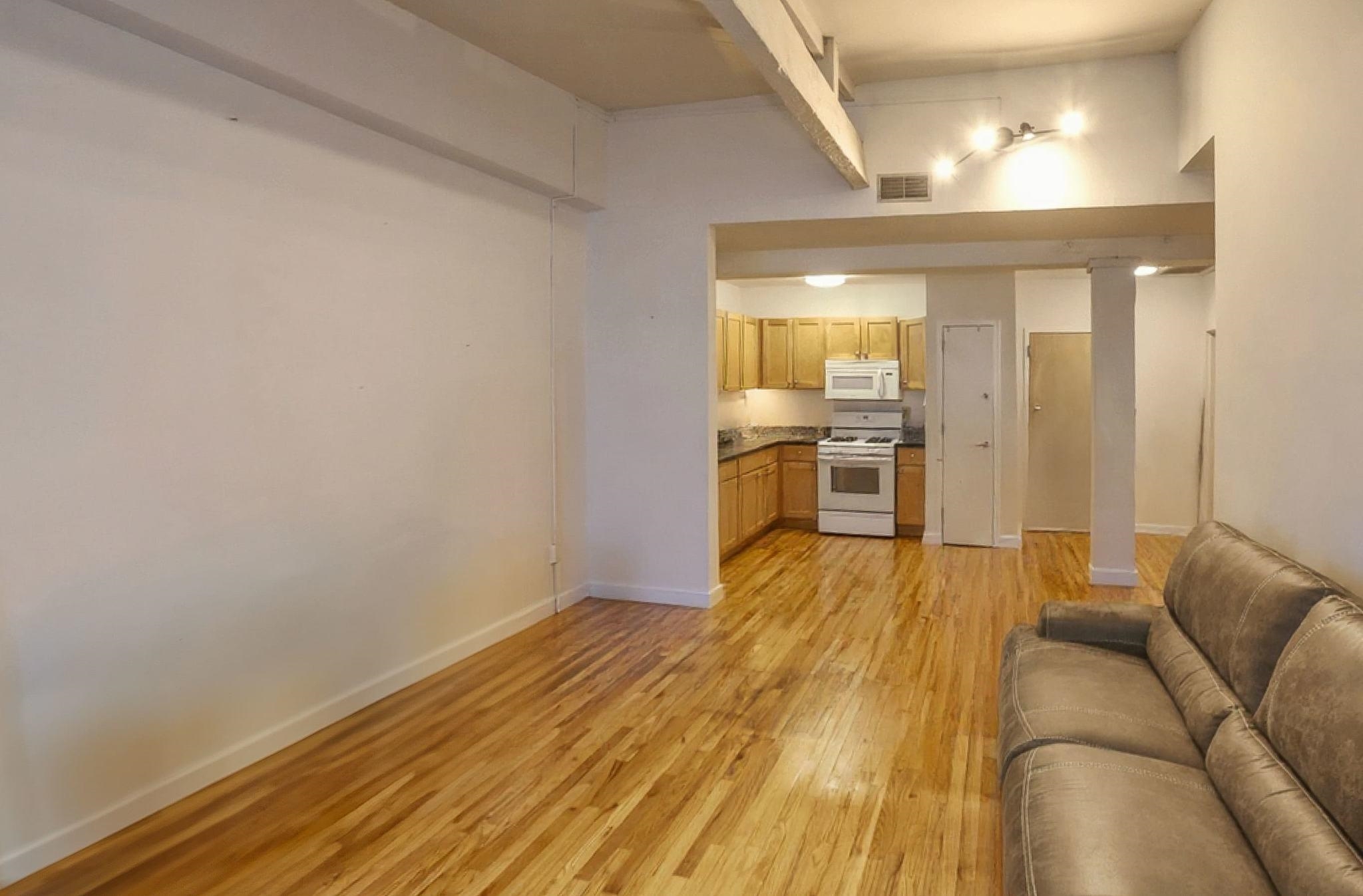 1034 CLINTON ST Unit: 209