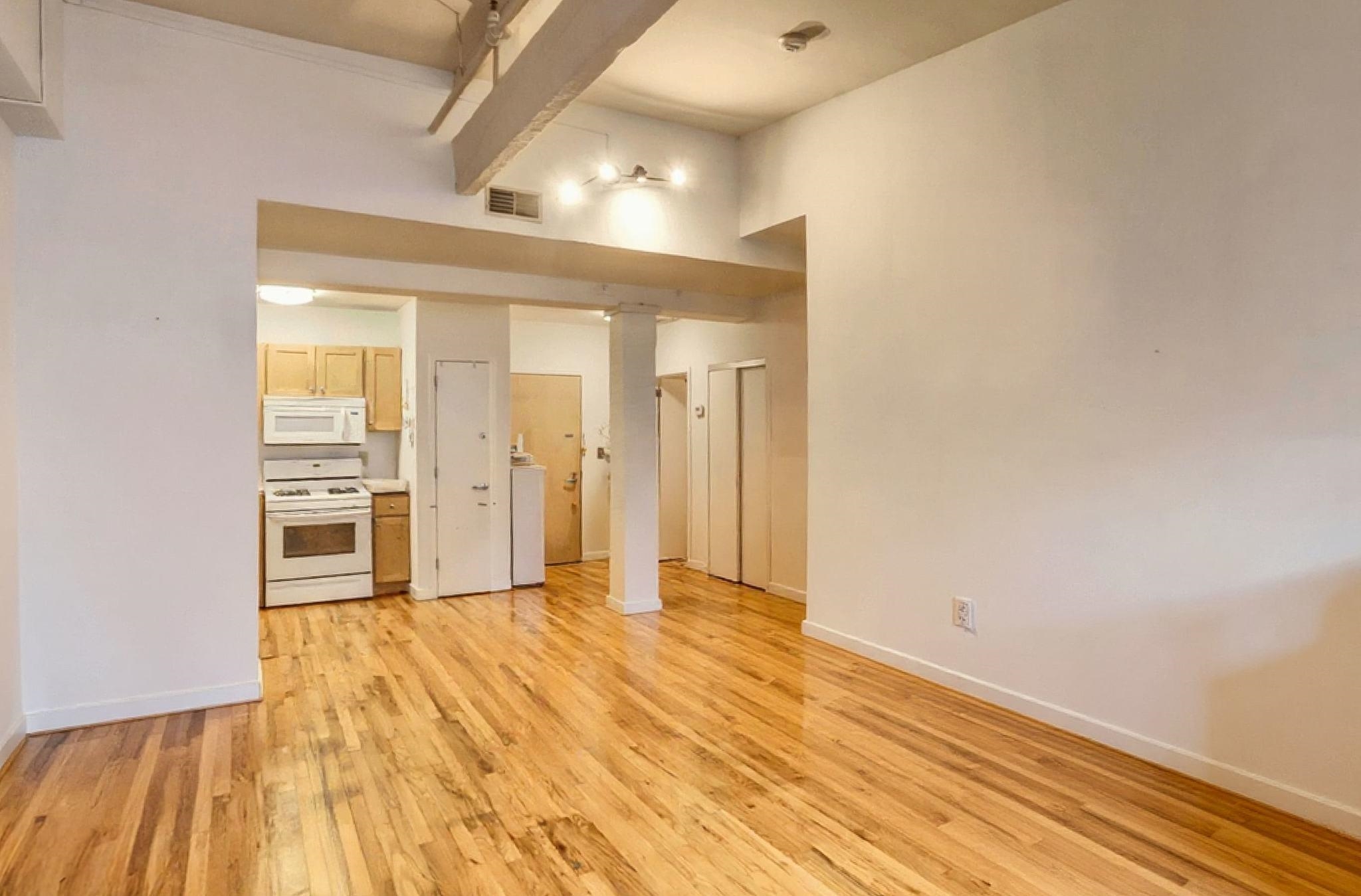 1034 CLINTON ST Unit: 209