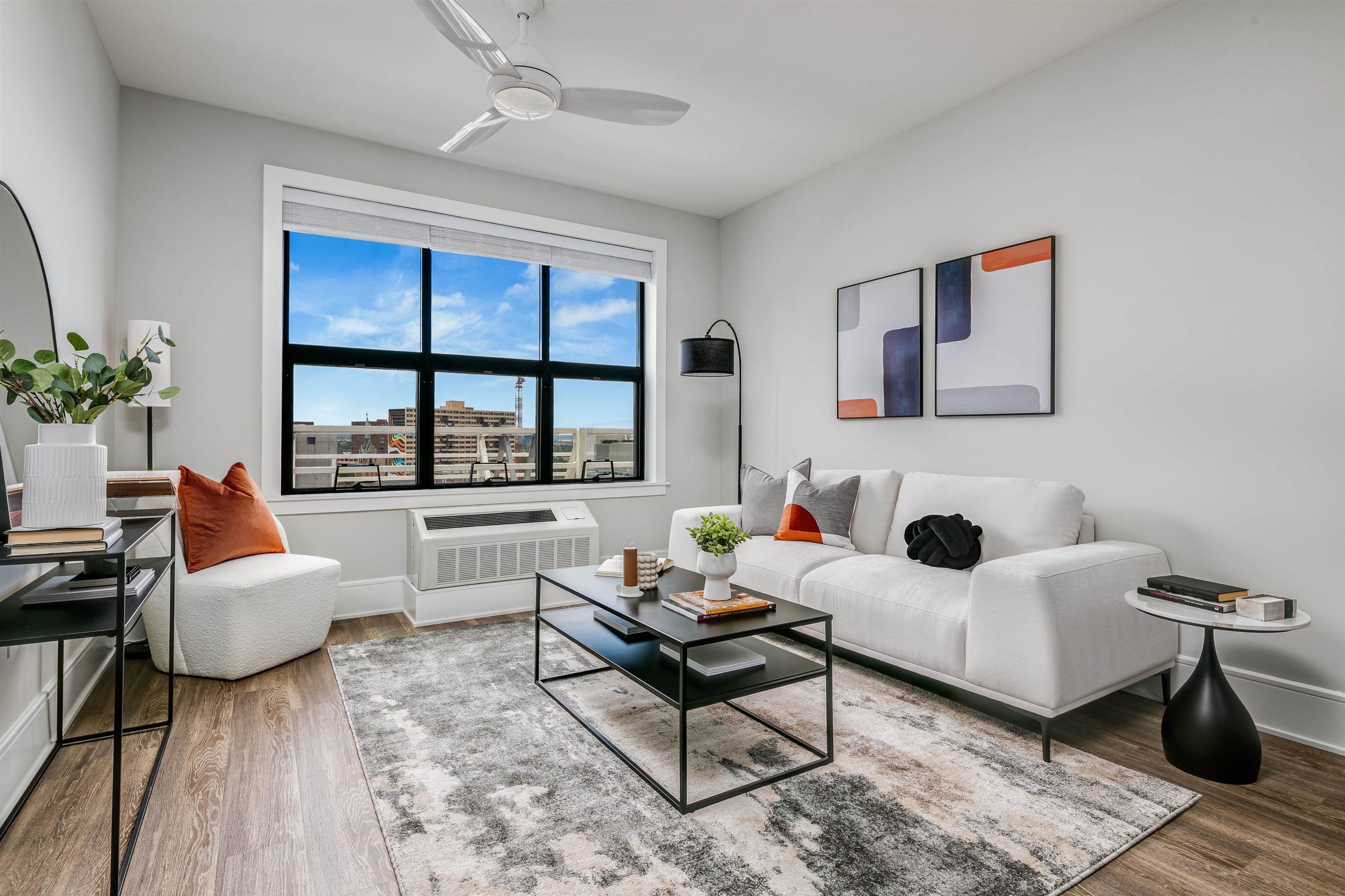 32 OAKLAND AVE Unit: 913