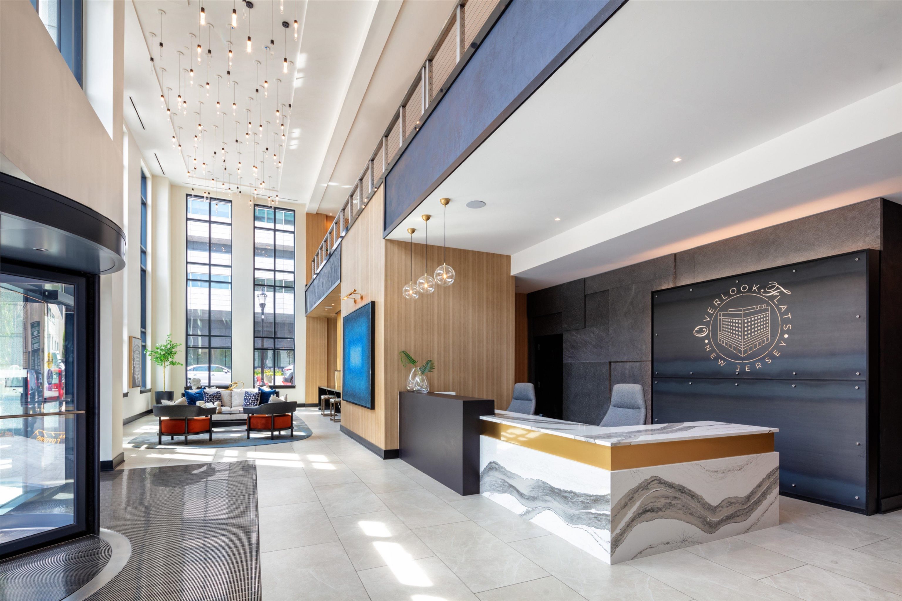 32 OAKLAND AVE Unit: 913