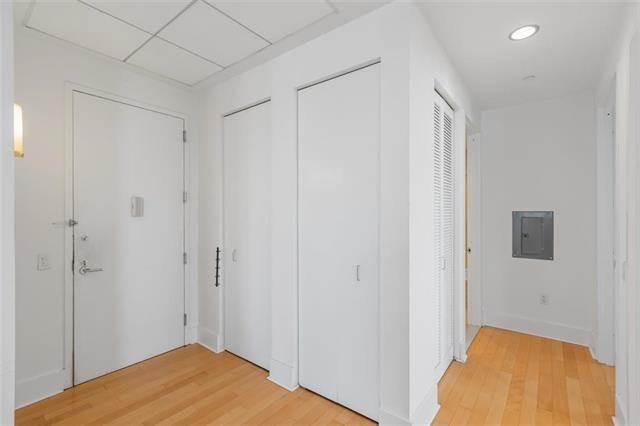 4 BEACON WAY Unit: 1009