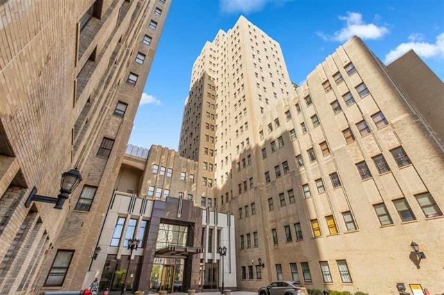 4 BEACON WAY Unit: 1009