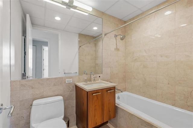 4 BEACON WAY Unit: 1009