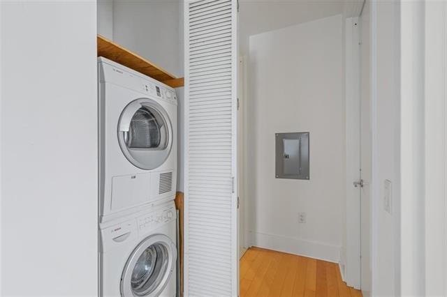 4 BEACON WAY Unit: 1009