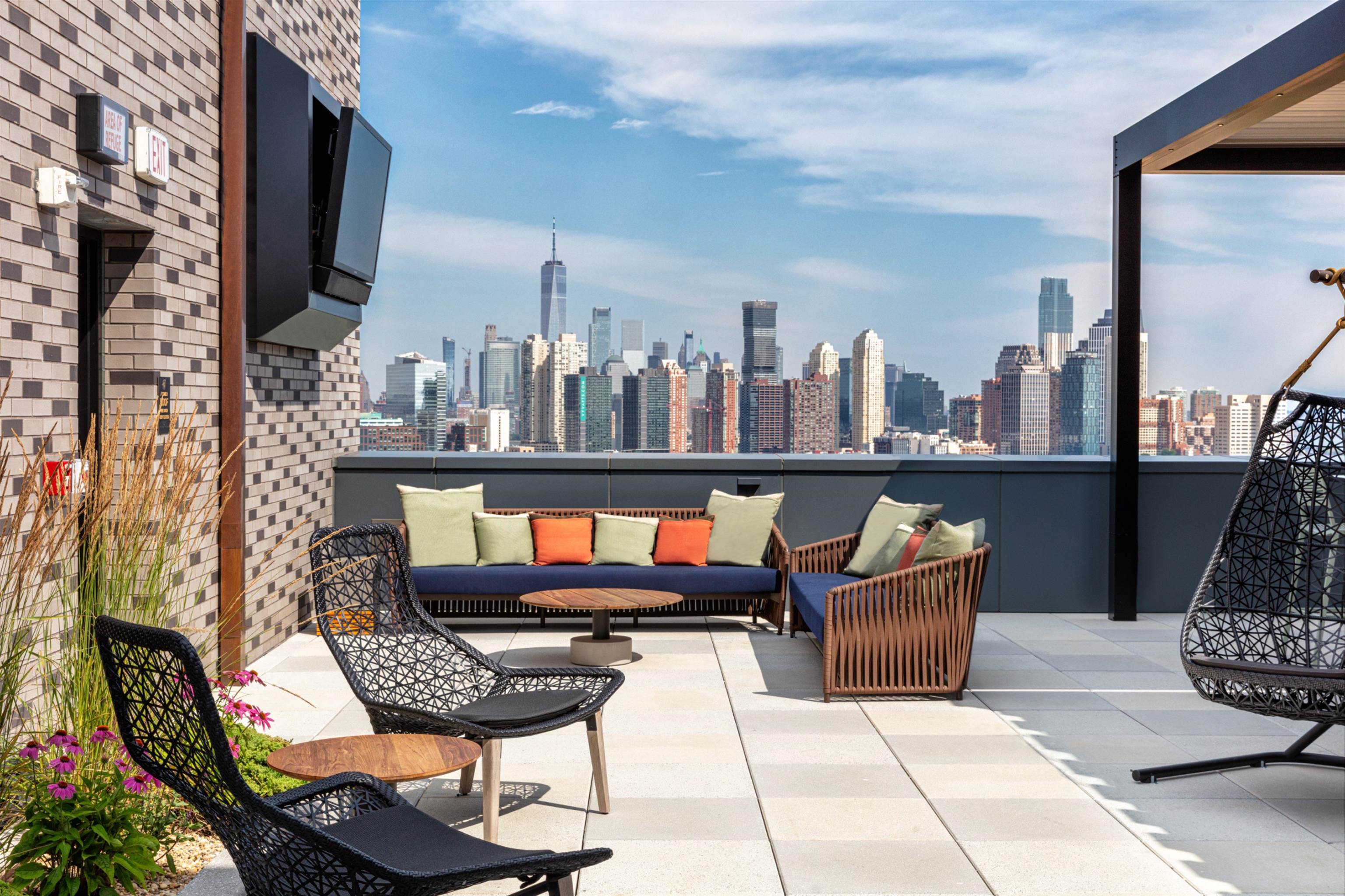 32 OAKLAND AVE Unit: 1506