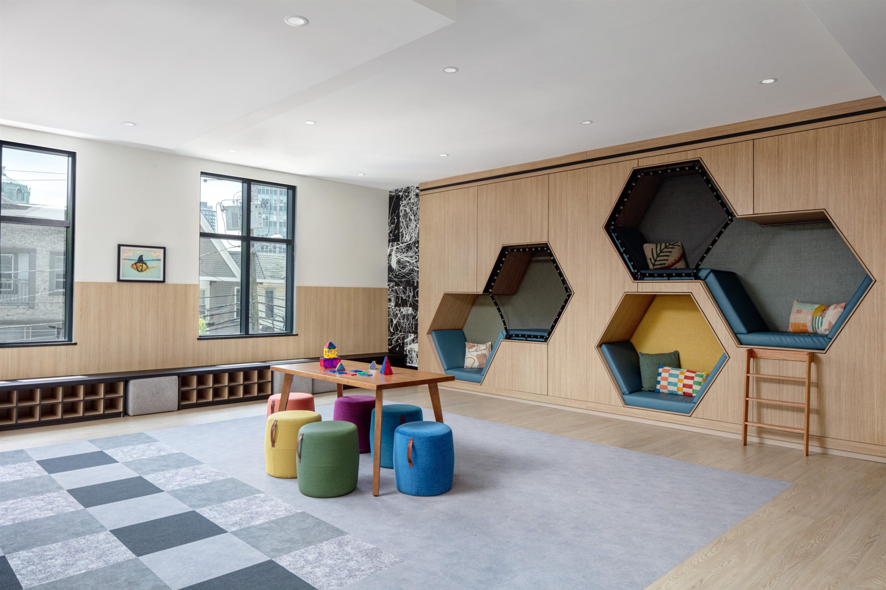 32 OAKLAND AVE Unit: 1506