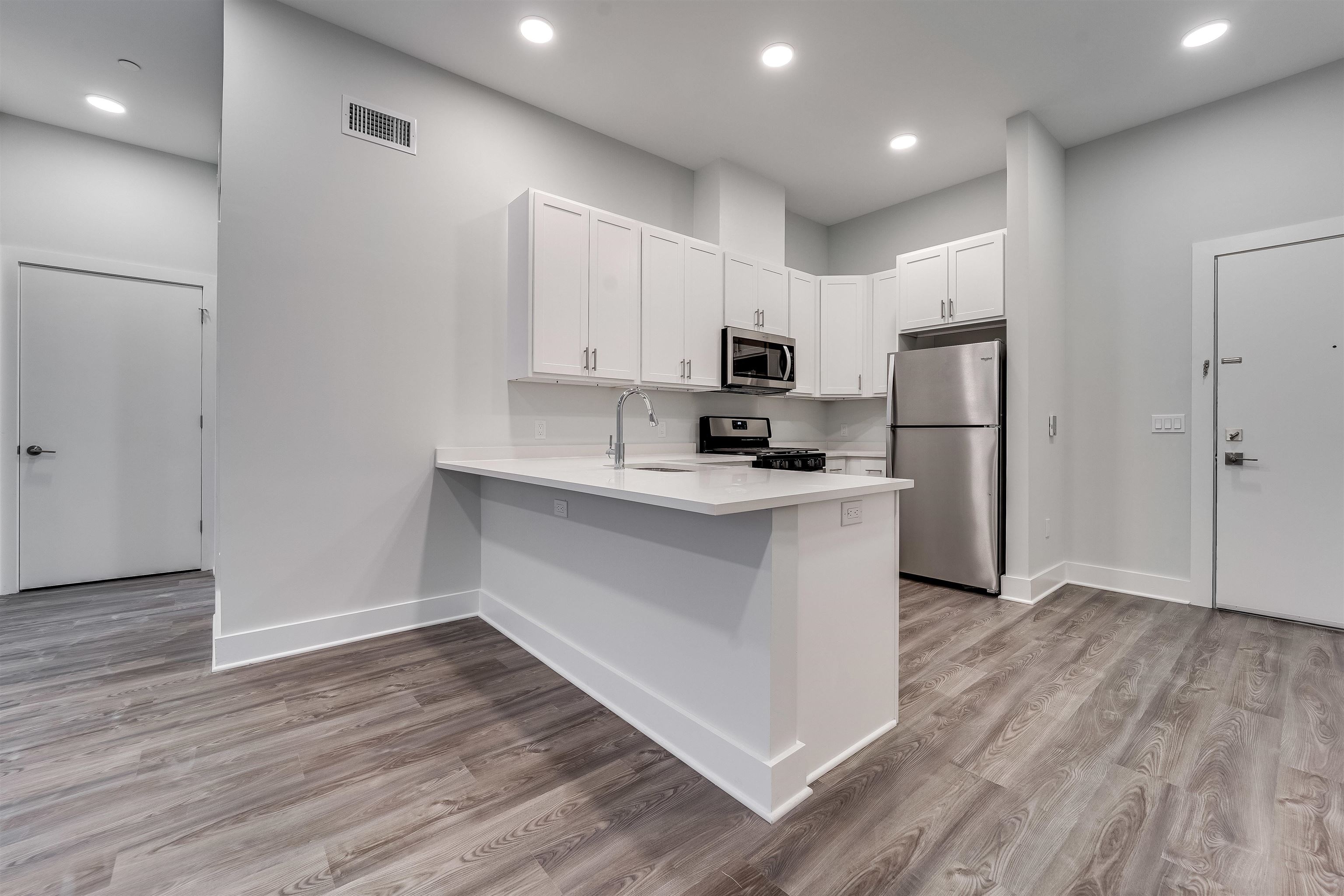 660 GRAND ST Unit: 312