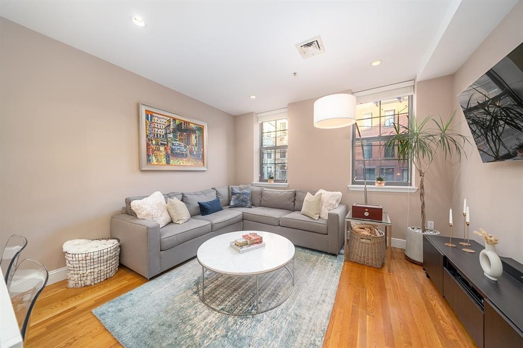 822 GARDEN ST Unit: 2