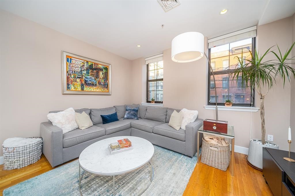 822 GARDEN ST Unit: 2