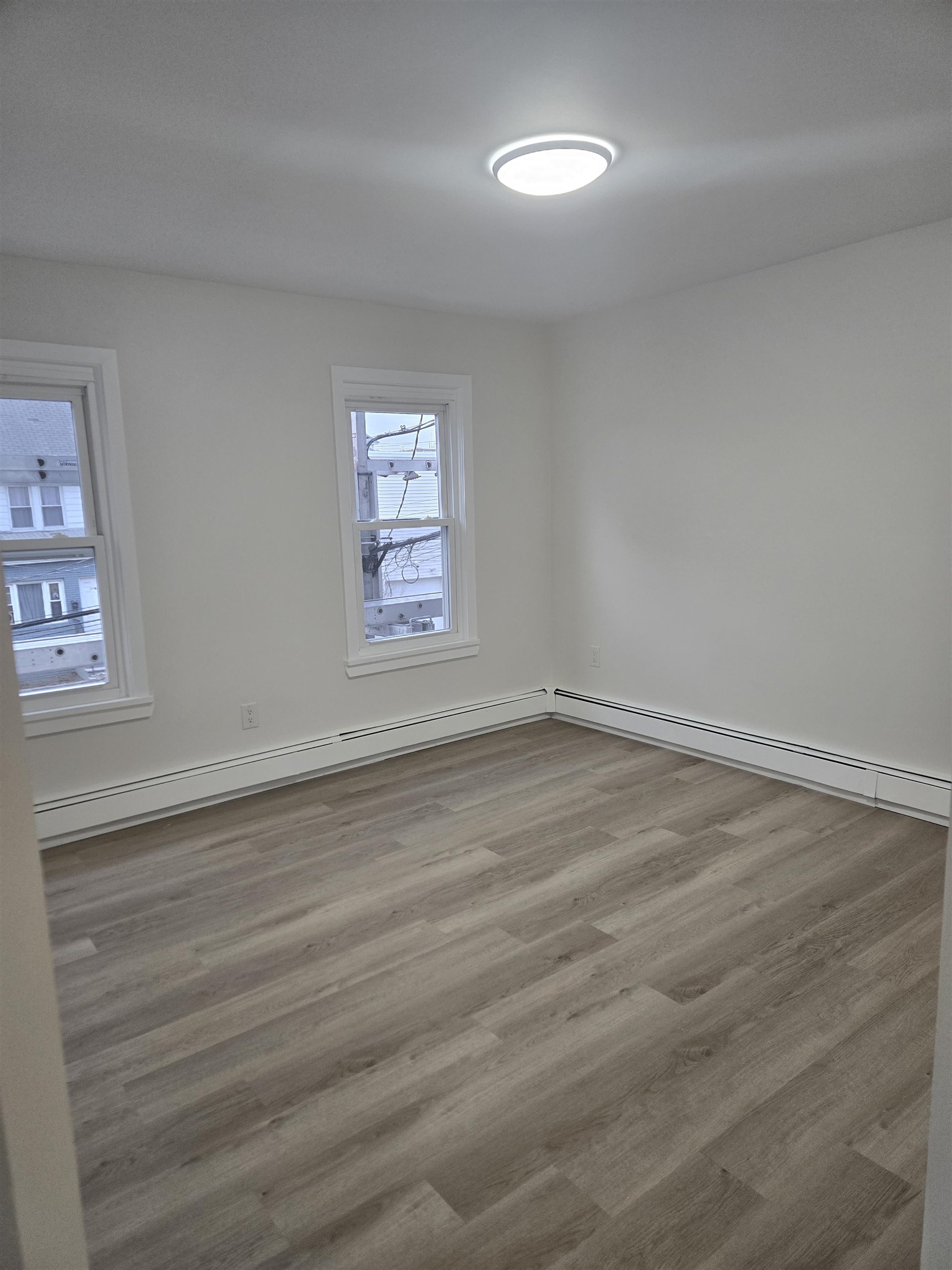 308 LINCOLN AVE Unit: 2