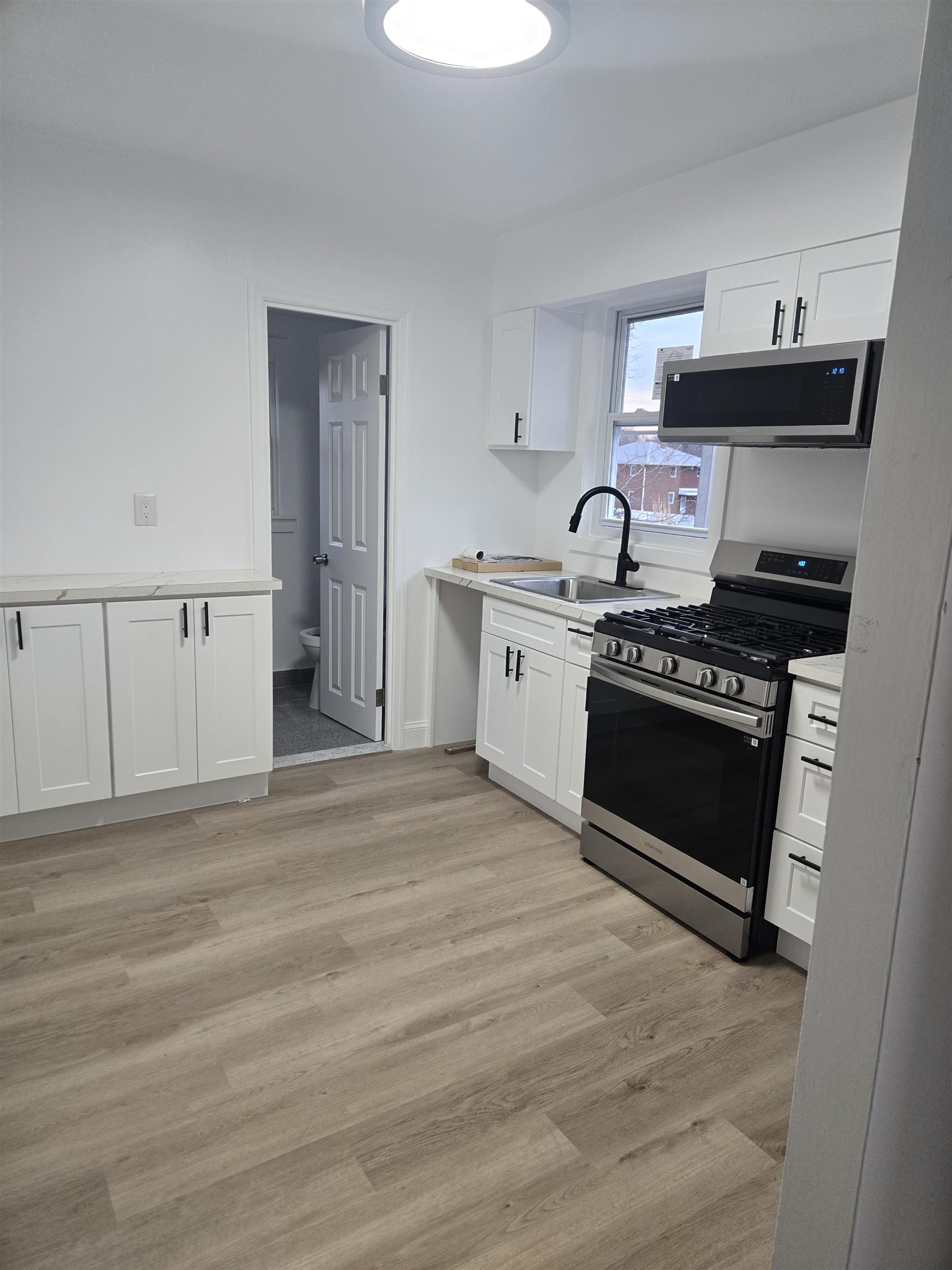 308 LINCOLN AVE Unit: 2