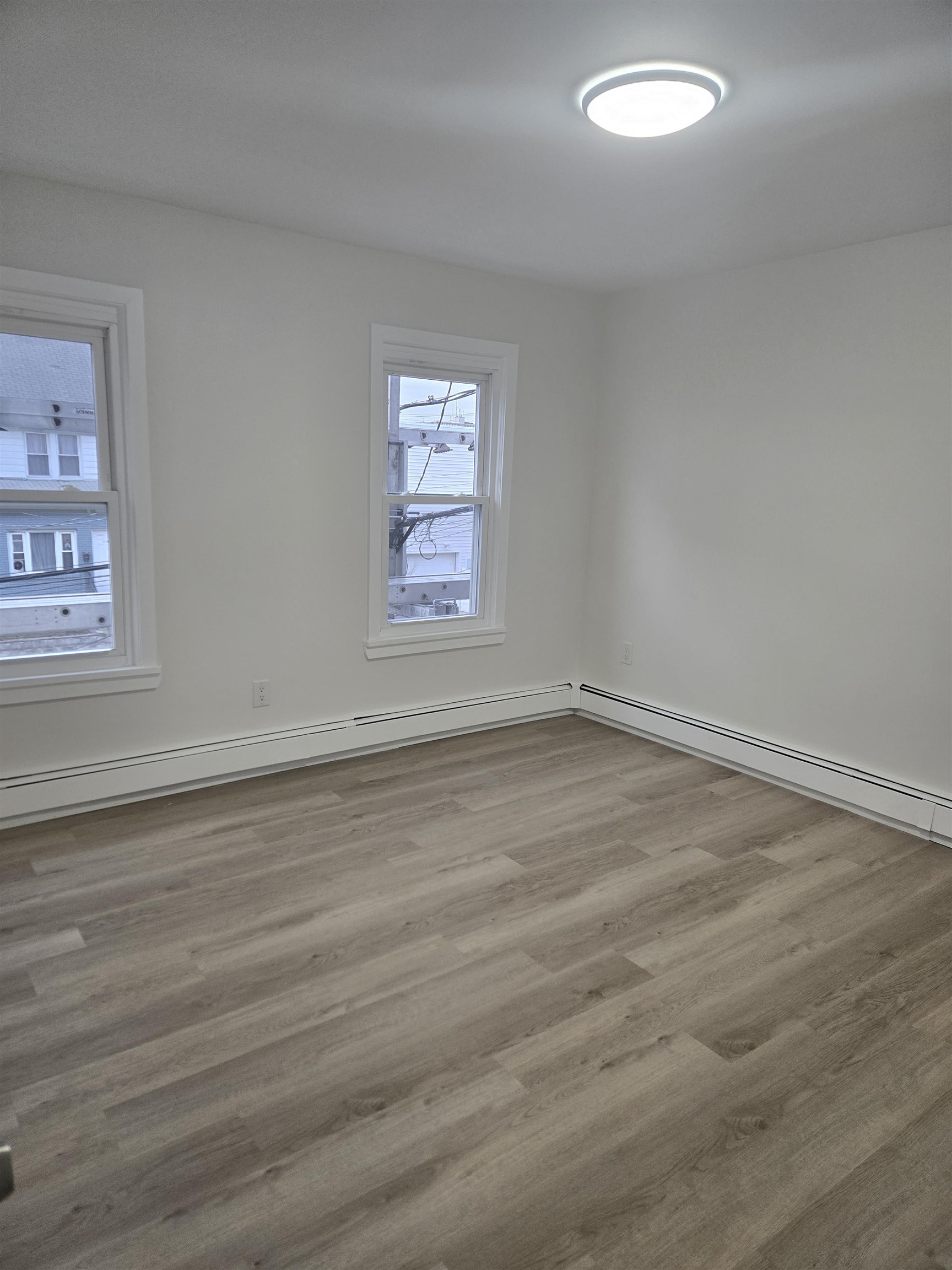 308 LINCOLN AVE Unit: 2