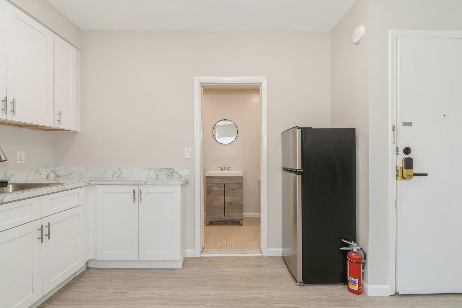 40 BEACON AVE Unit: 6