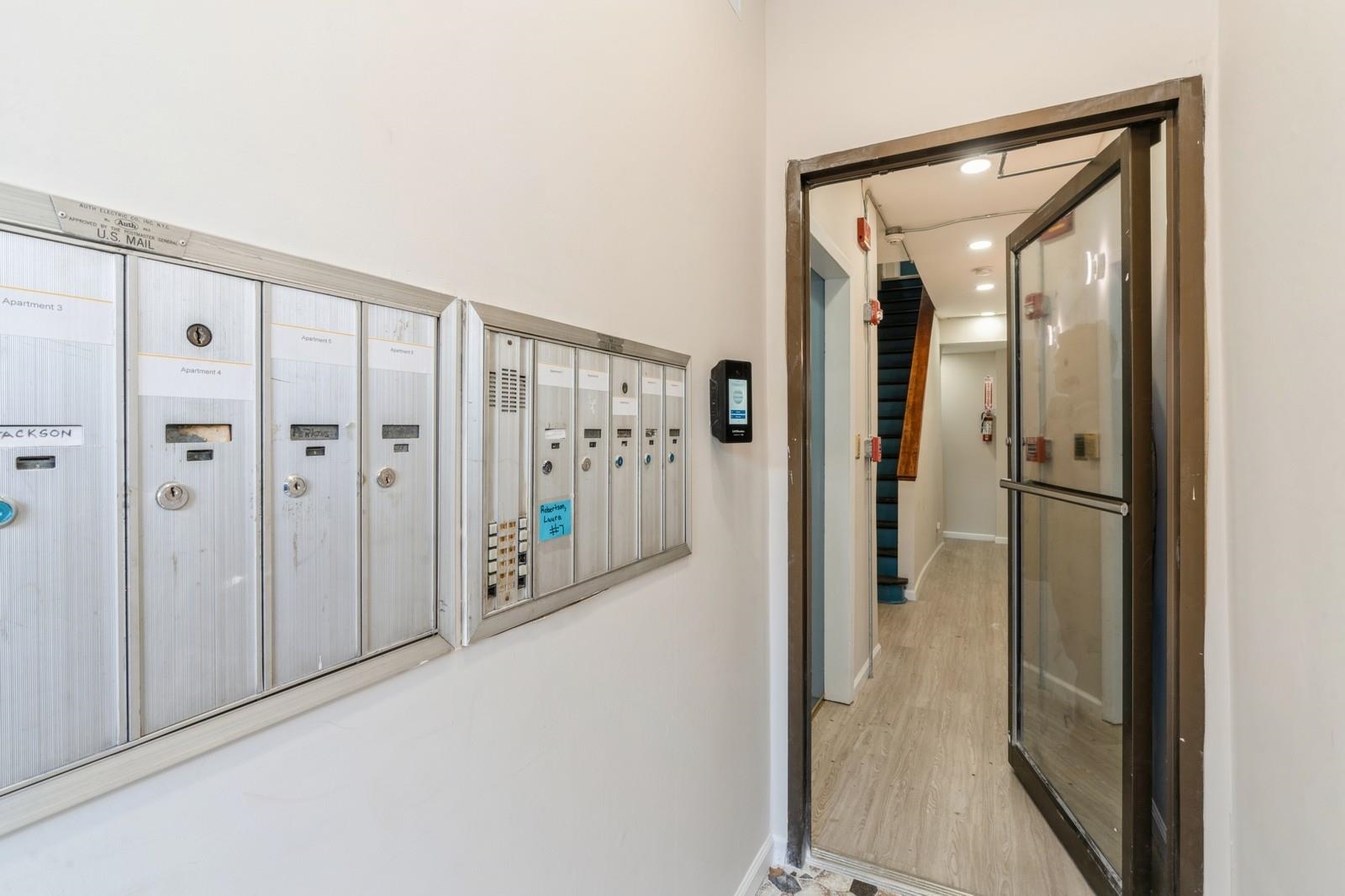 40 BEACON AVE Unit: 6