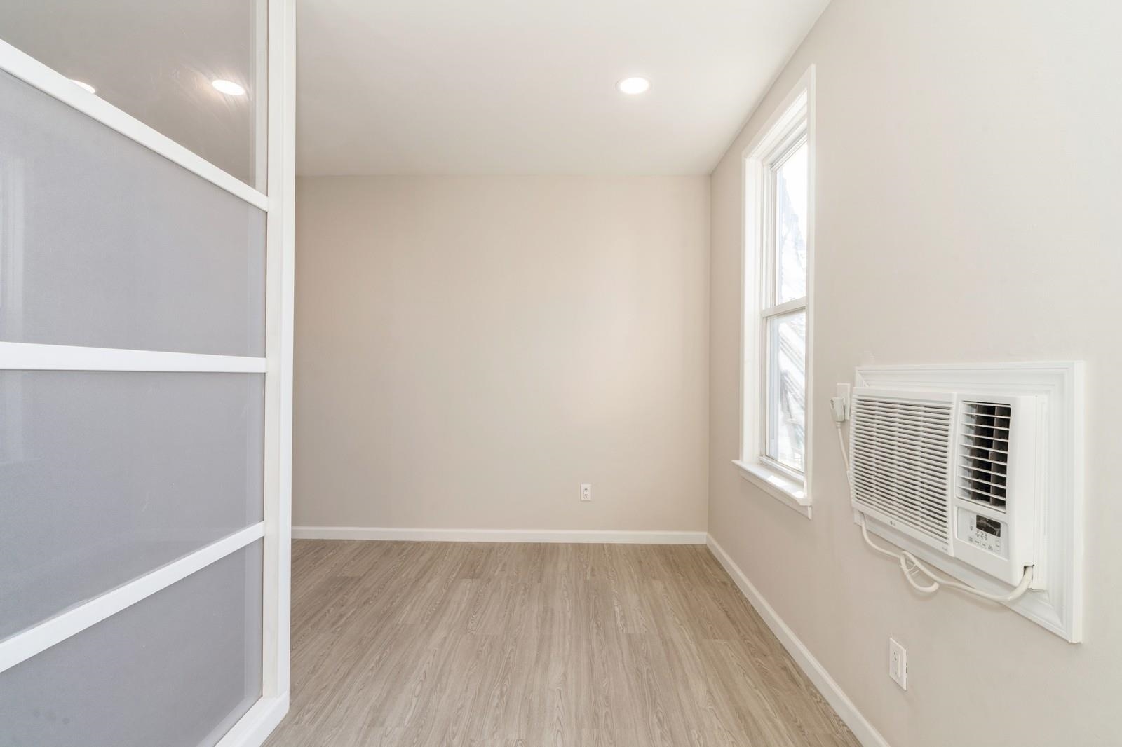 40 BEACON AVE Unit: 6