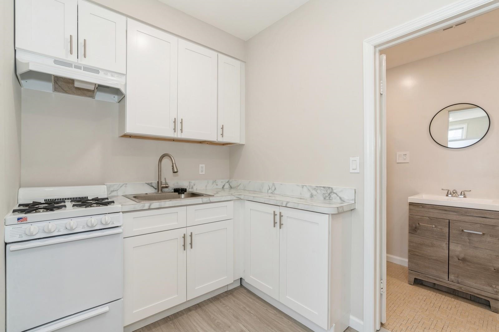 40 BEACON AVE Unit: 6