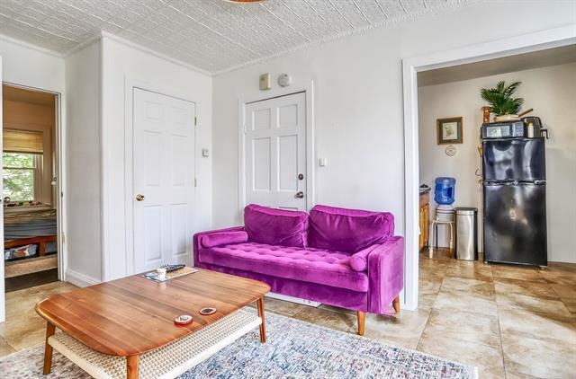 330 HALLADAY ST Unit: 2A