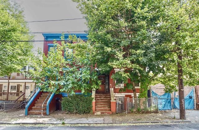 330 HALLADAY ST Unit: 2A