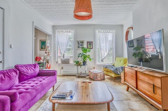 330 HALLADAY ST Unit: 2A