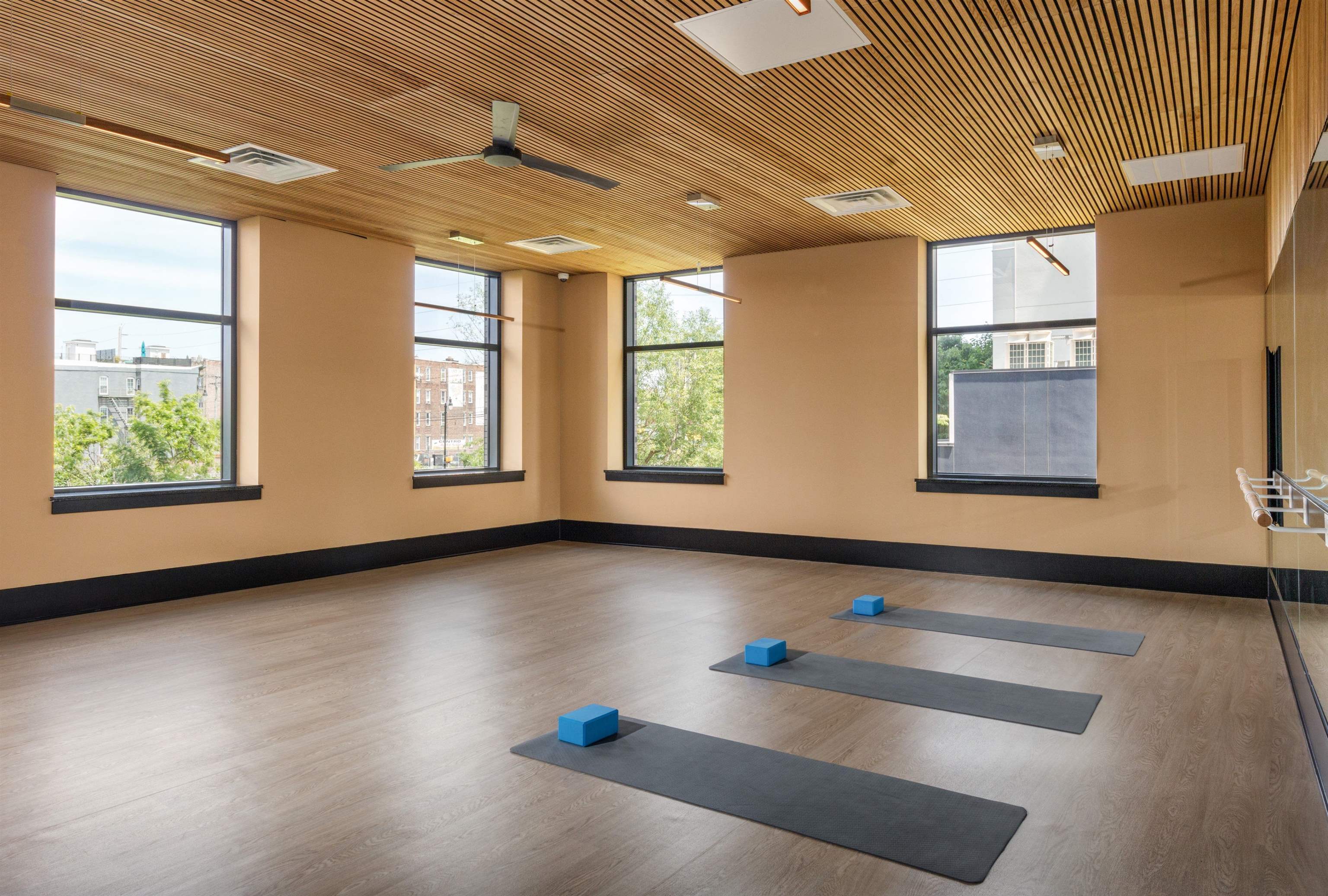 32 OAKLAND AVE Unit: 1410