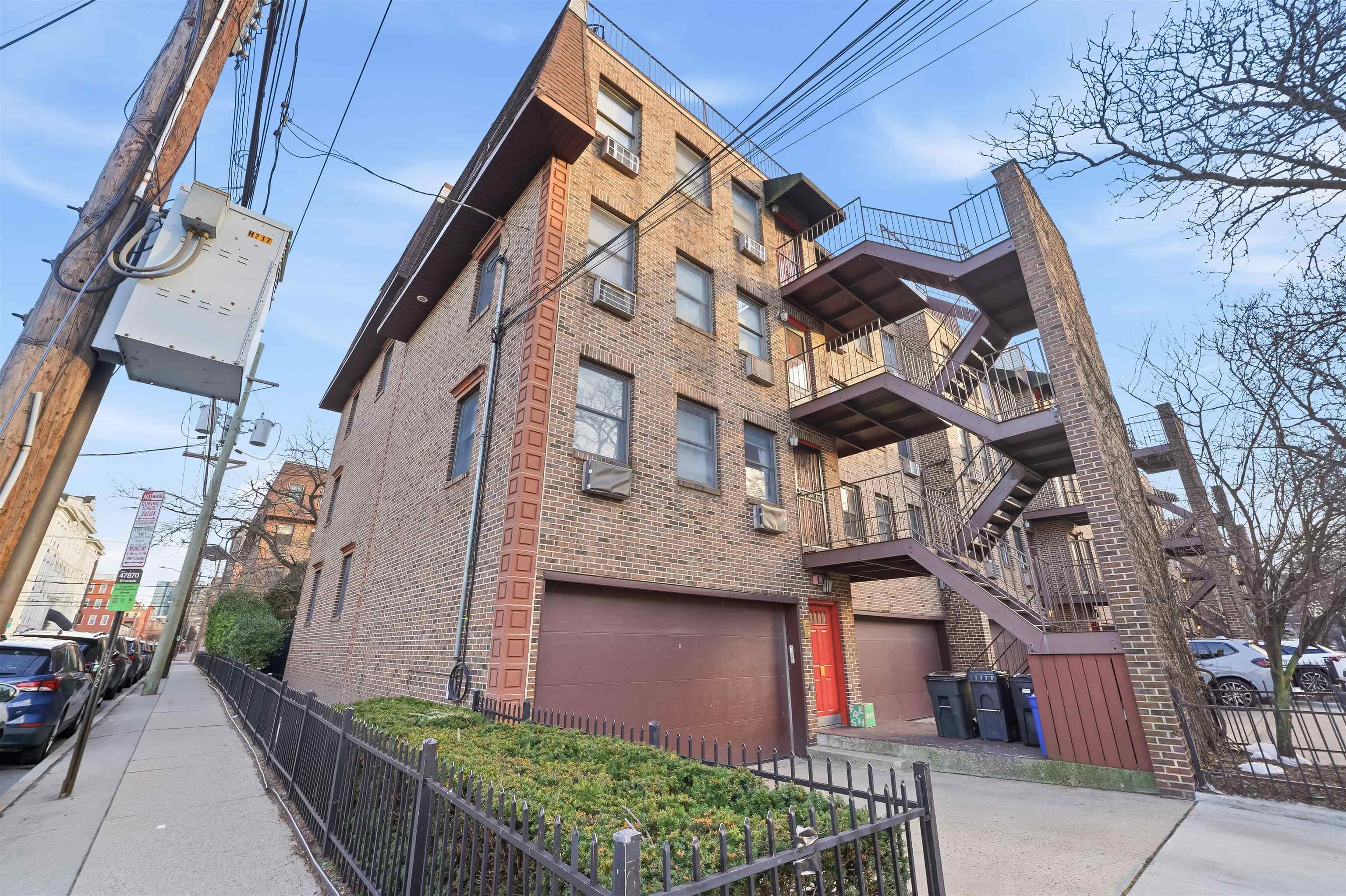 635 MADISON ST Unit: B