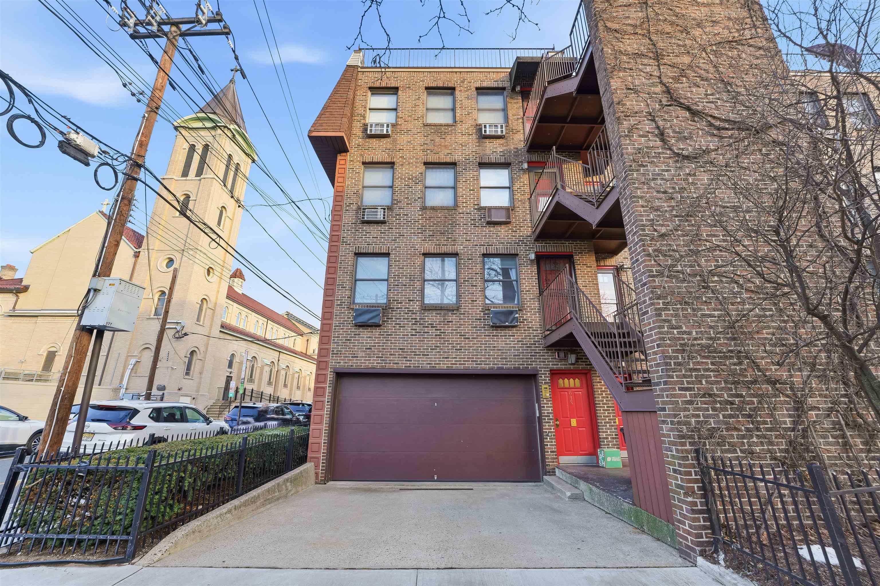 635 MADISON ST Unit: B