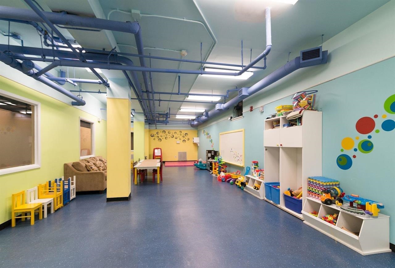 227 CHRISTOPHER COLUMBUS DR Unit: 209B